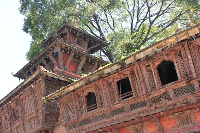 Fantastisk nepalesisk arkitekture men brilliant träsnideri från 1700-talet.