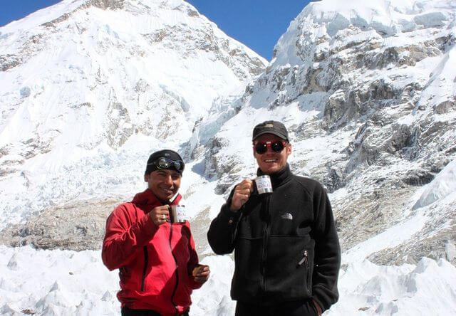 Island Peak Coffee Expedition 2011!! Bakom Saran det ökända Khumbu Icefall