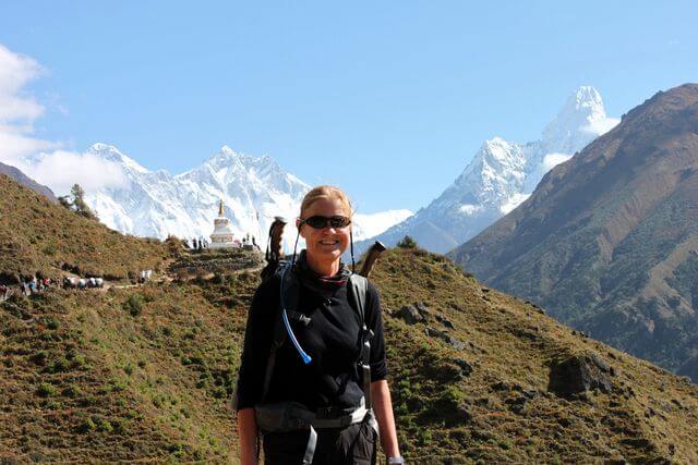 Kia framför Everest, Lhotse och Ama Dablam
